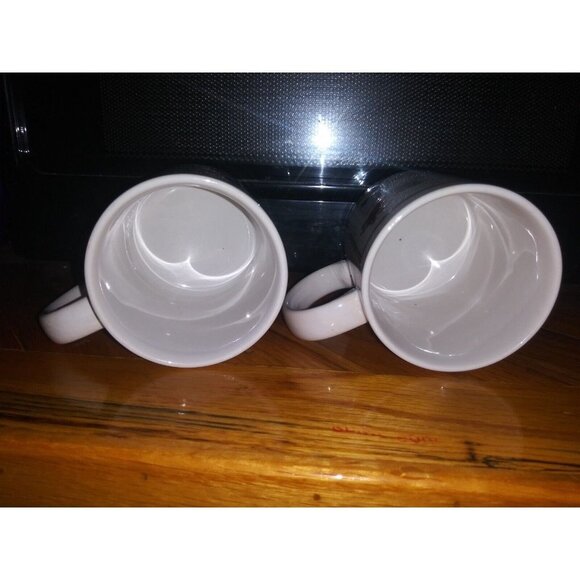 Set of 2 Christmas Mugs Santa Sleigh Reindeer Ceramic excellent condition - Picture 5 of 6